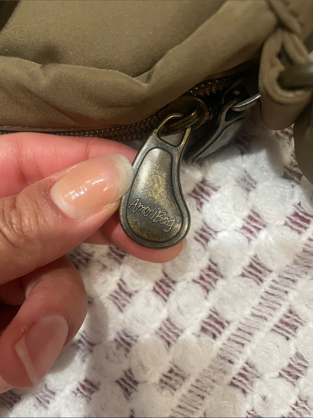 AmeriBag Healthy Back Bag – Taupe - Picture 15 of 16